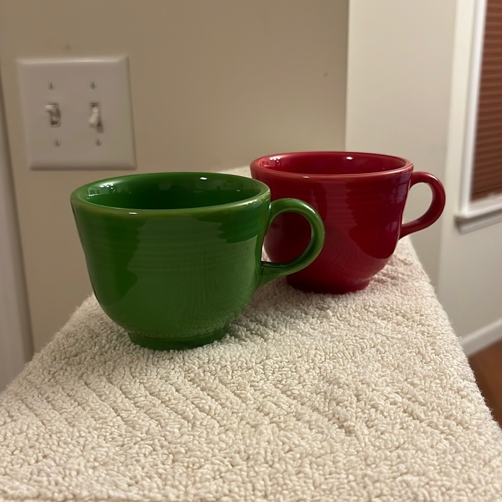 Set 2 Fiesta Tea/Coffee Cups Red Green USA-Made Microwave Safe Ceramic 7.75 oz